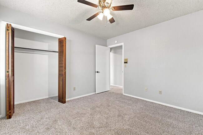 Building Photo - 501 W Albuquerque St