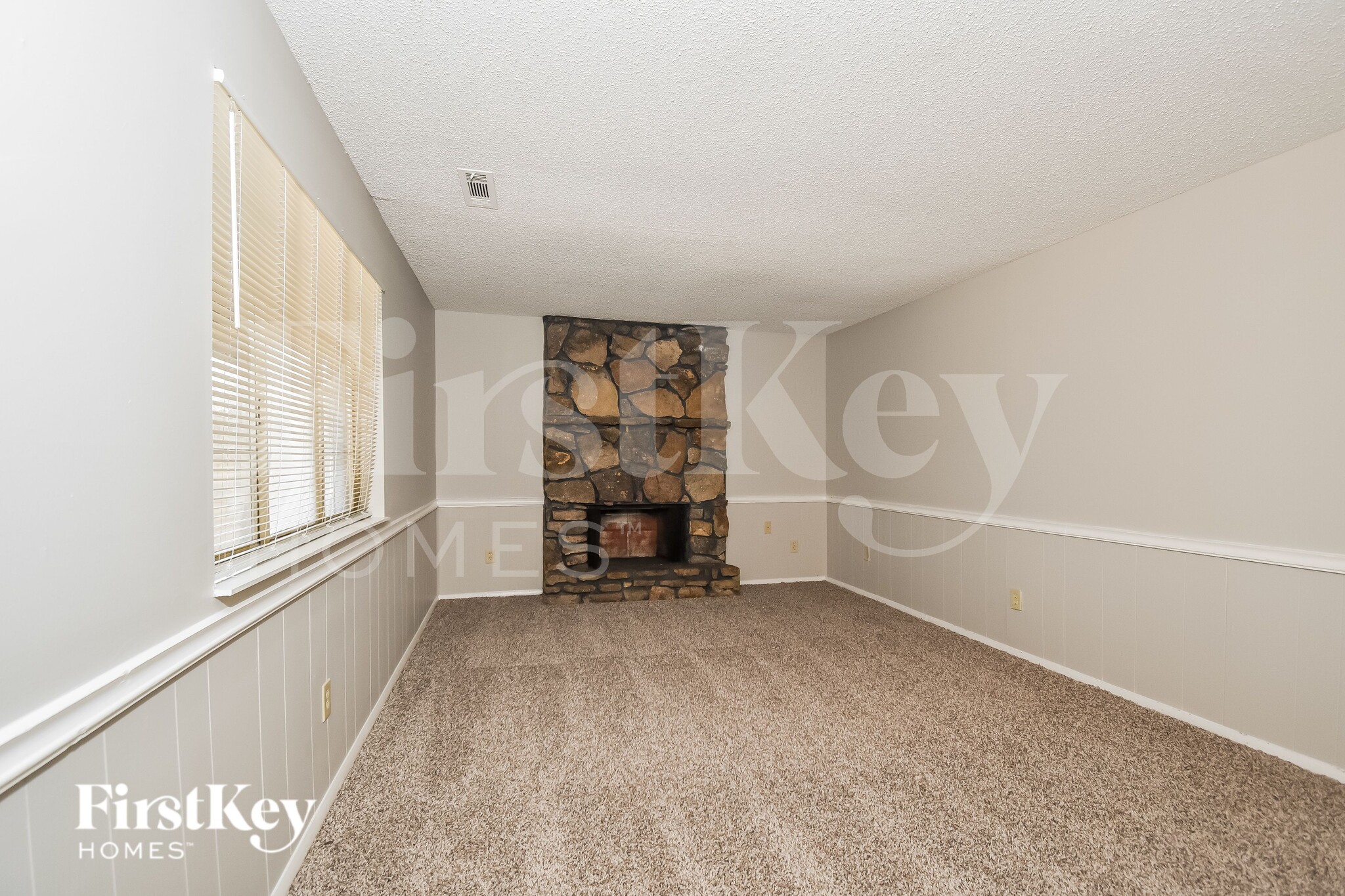 Building Photo - 2818 Ravenwood Dr