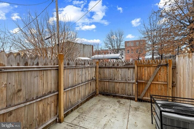 Building Photo - 458 Federal St