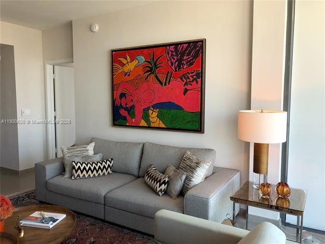 Building Photo - 68 SE 6th St