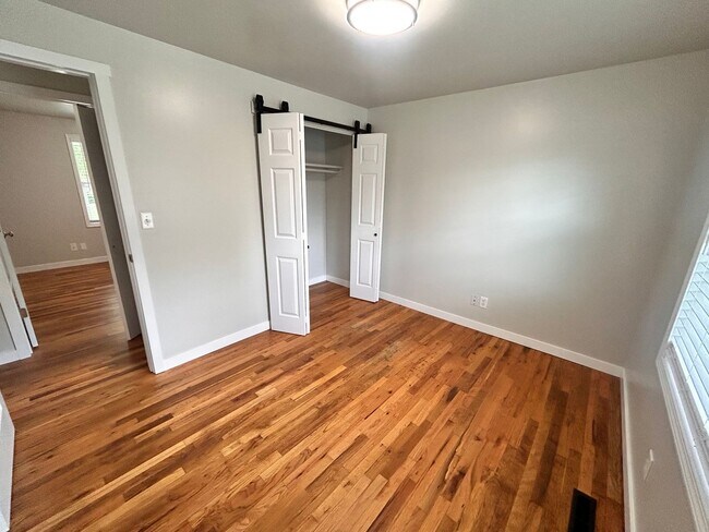 Building Photo - Completely Renovated 4 Bed, 2 Bath Home in Spokane!