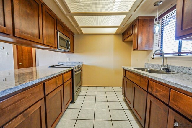 Building Photo - 1183 Babbitt Ln