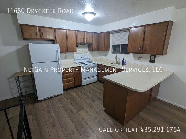 Building Photo - 11680 E Dry Creek Rd
