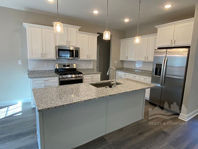 Building Photo - 547 Rosalie Woods Dr