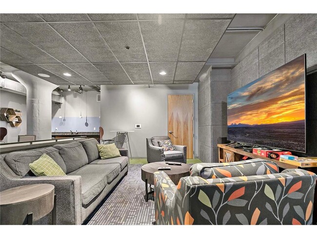 Building Photo - 2929 Chicago Ave