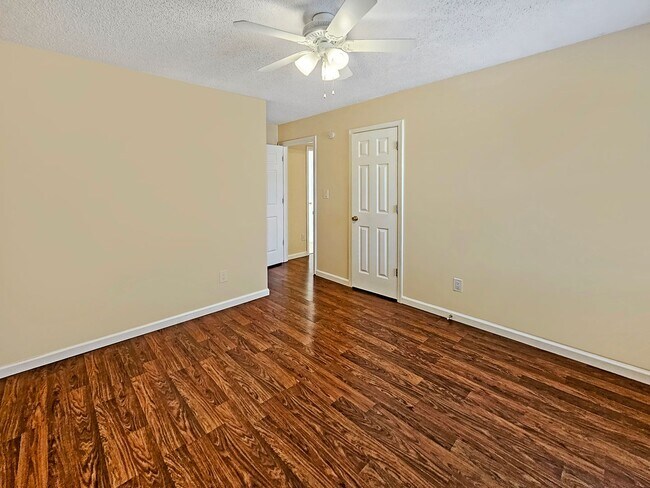 Building Photo - Charming 3 Bed, 2 Bath Home in Douglasvill...