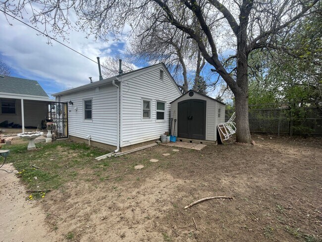 Building Photo - 4655 Pierce St