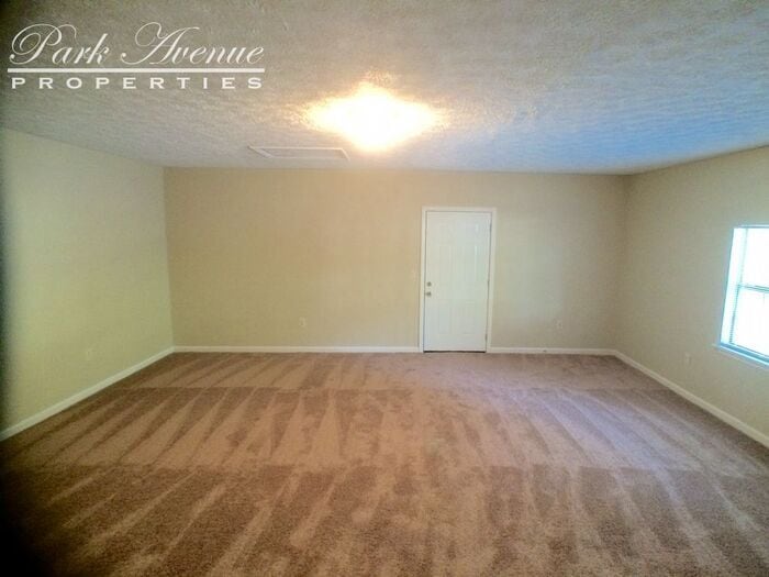 Building Photo - 102 Shannon Chase Dr