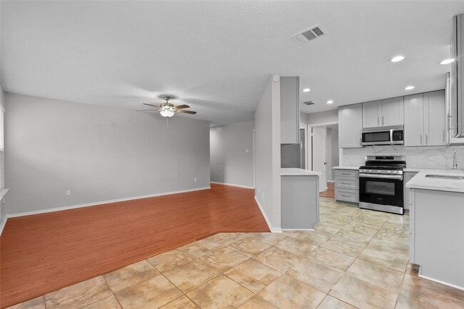 Building Photo - 15834 Constitution Ln