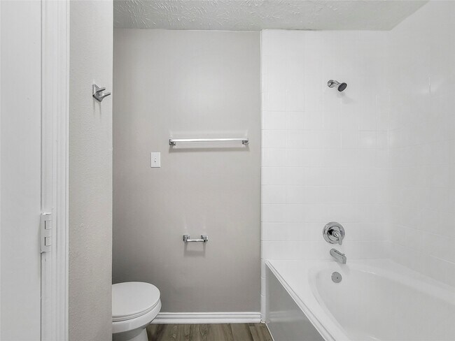 Building Photo - 24314 Strong Pine Dr