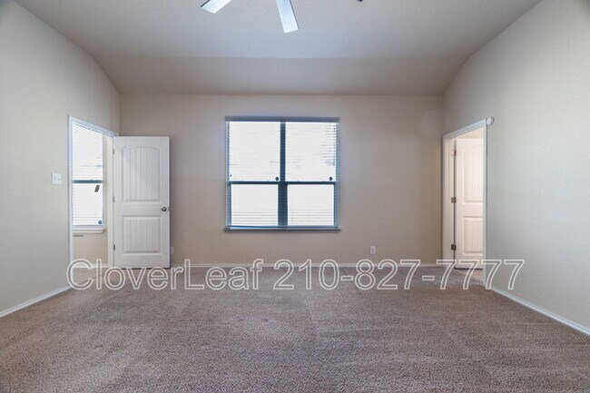 Building Photo - 333 Blaze Moon