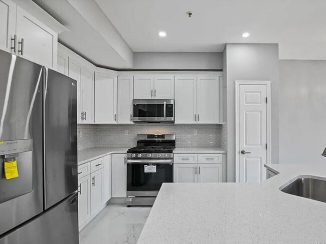 Building Photo - 54 Lower Ridge View Cir