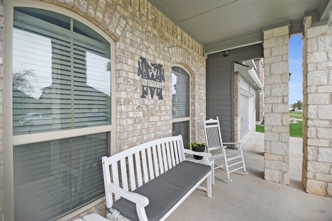 Building Photo - 3/2 in MIDWAY ISD!!