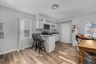 Building Photo - 41 E Transit St