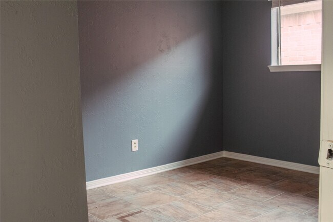 Building Photo - 13106 Hollowcreek Park Dr