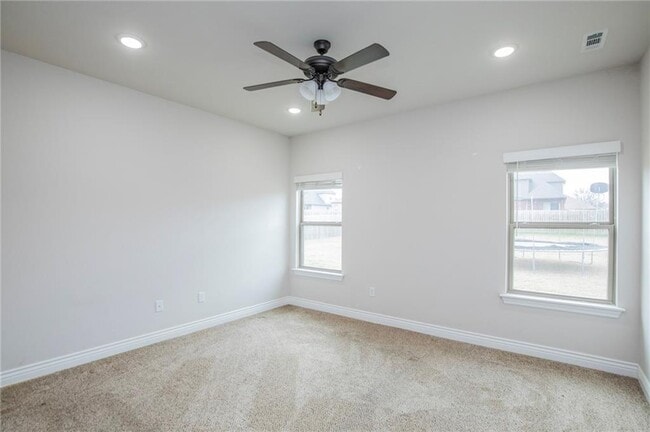 Building Photo - 337 Ryder St