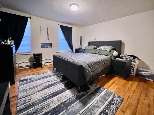 Building Photo - 209 Ogden Ave.