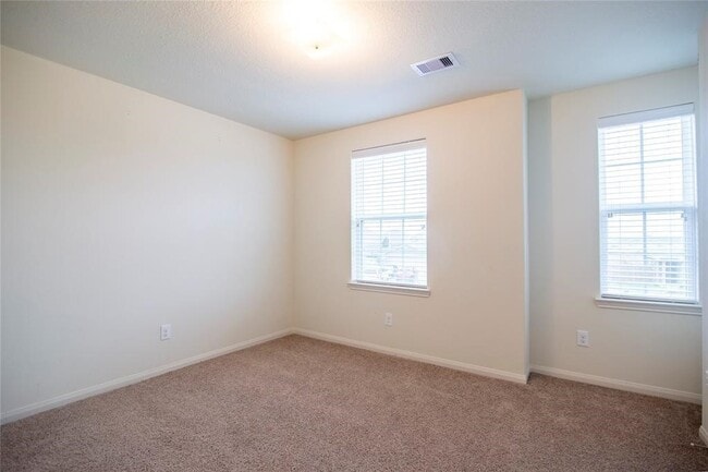 Building Photo - 2906 Seacrest Ln