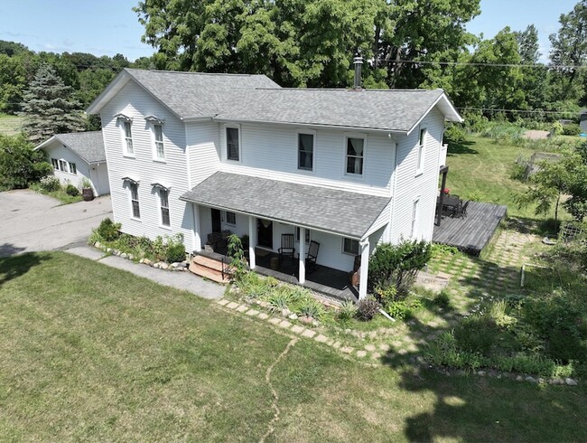 Building Photo - 4725 E North Territorial Rd