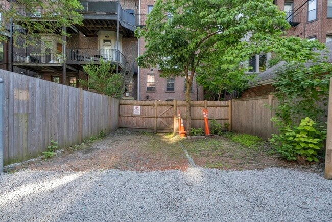 Building Photo - 19 Braddock Park