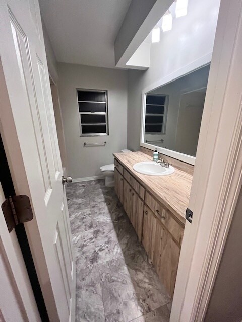 Building Photo - Beautiful Like New Home For Rent in Brandon!