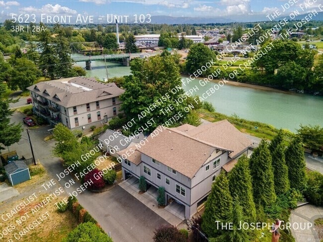 Building Photo - 5623 Front Ave