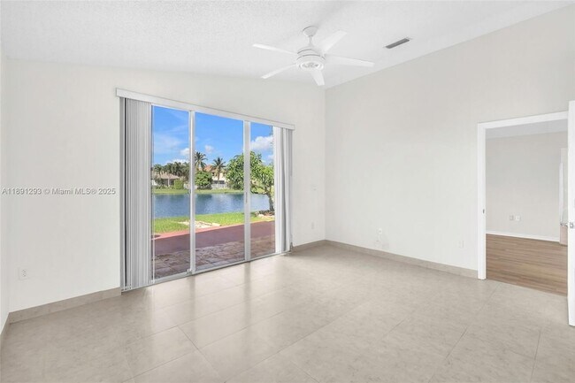 Building Photo - 16411 Sapphire Bend