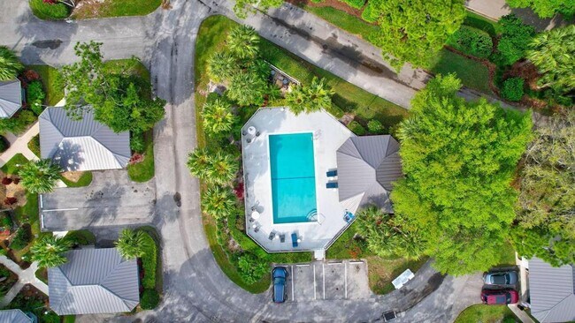 Building Photo - 7334 Pine Creek Way