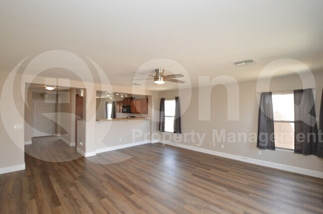Building Photo - 209 S Carter Ranch Rd