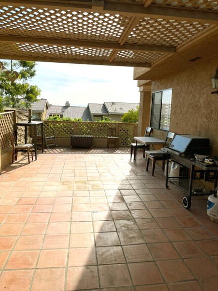 Large Patio - 6625 Caminito Sinnecock