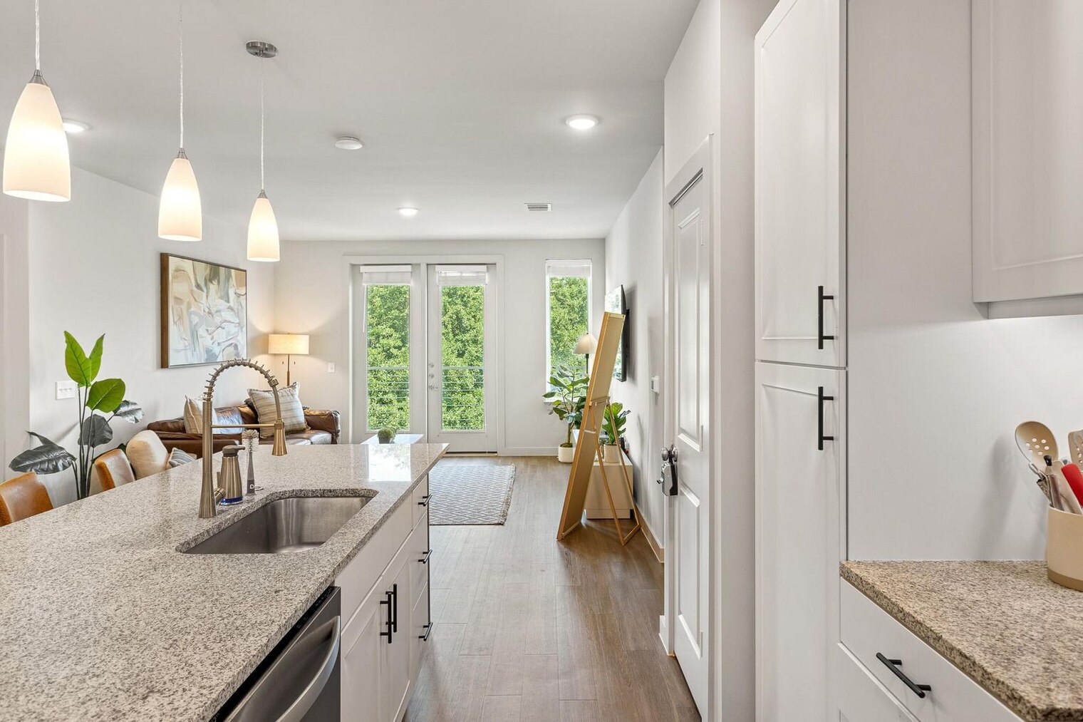 Building Photo - 5820 1/2 Cameron Rd