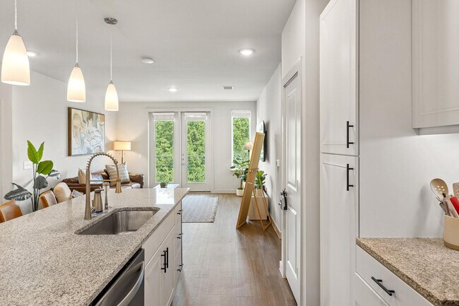 Building Photo - 5820 1/2 Cameron Rd