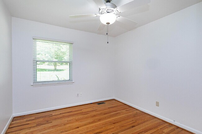 Building Photo - 1512 Beechwood Dr