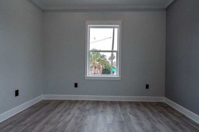 Building Photo - 1801 Rosenberg St