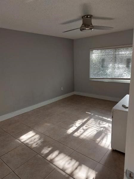 Building Photo - 2718 N Nob Hill Rd