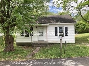 Building Photo - 1413 E 18th St