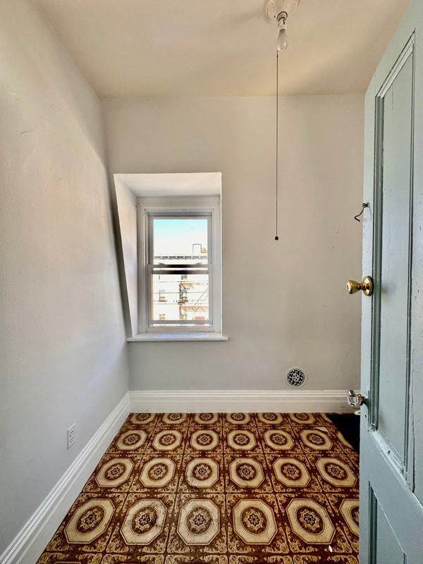 Building Photo - 19 Main St