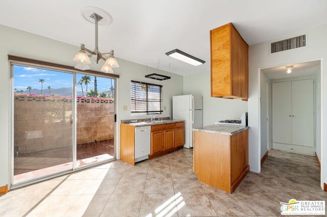 Building Photo - 587 S Calle Ajo