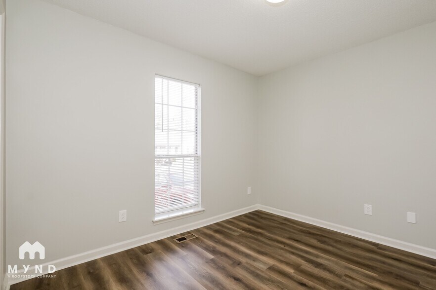 Building Photo - 710 Greyson Dr