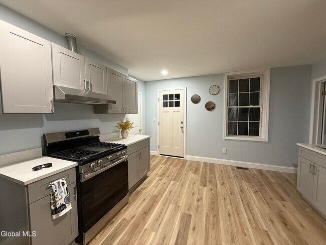Building Photo - 36b Vliet St