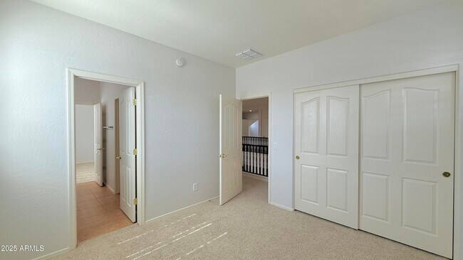 Building Photo - 3316 E Kingbird Pl