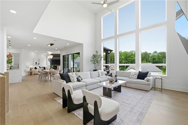 Building Photo - 4510 Hawthorn Cir