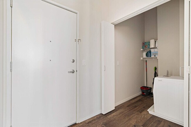 Building Photo - 309 Vine St