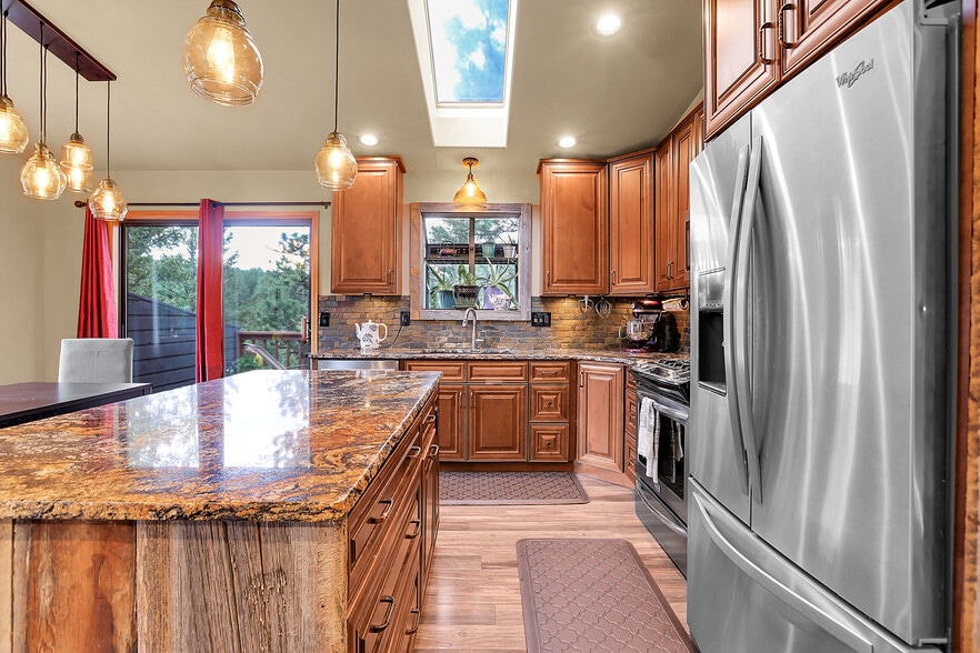 Kitchen - 30273 Conifer Rd