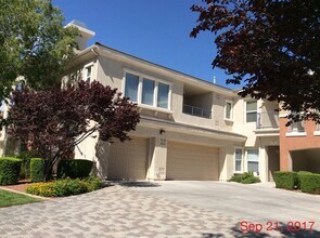 Building Photo - Spacious 2 Bedroom condo near Red Rock Casino