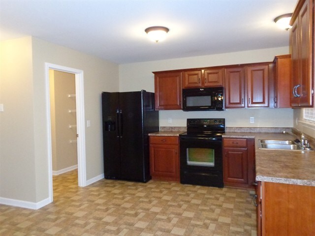 Building Photo - 1808 Bunting Way Dr