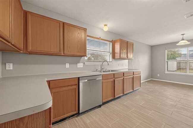 Building Photo - 17938 Chisholm Trail