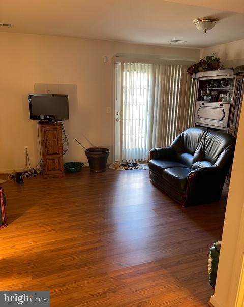 Building Photo - 211 Langley Ct
