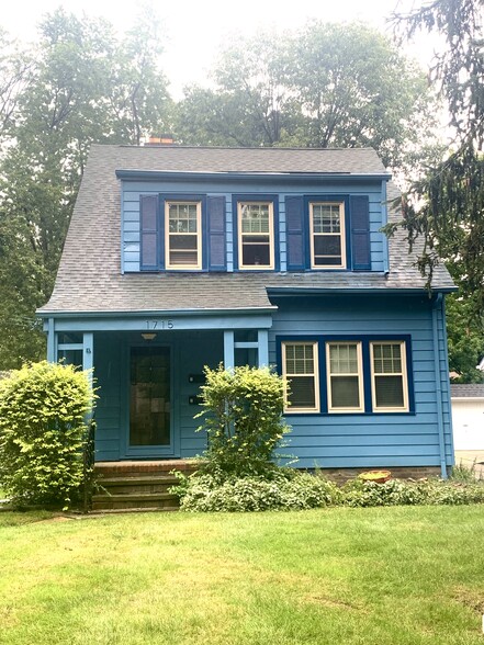 Primary Photo - 1715 Edgefield Rd