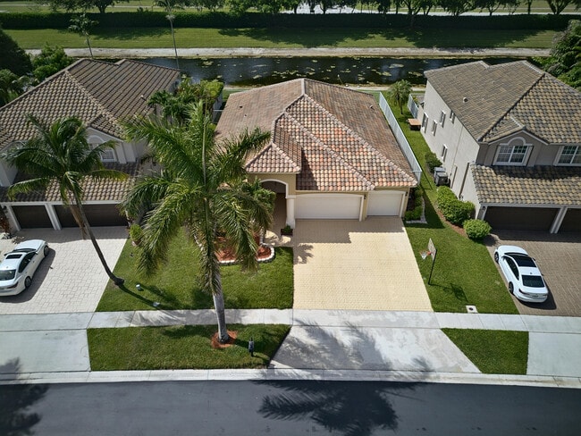 Building Photo - 12325 Cascades Pointe Dr